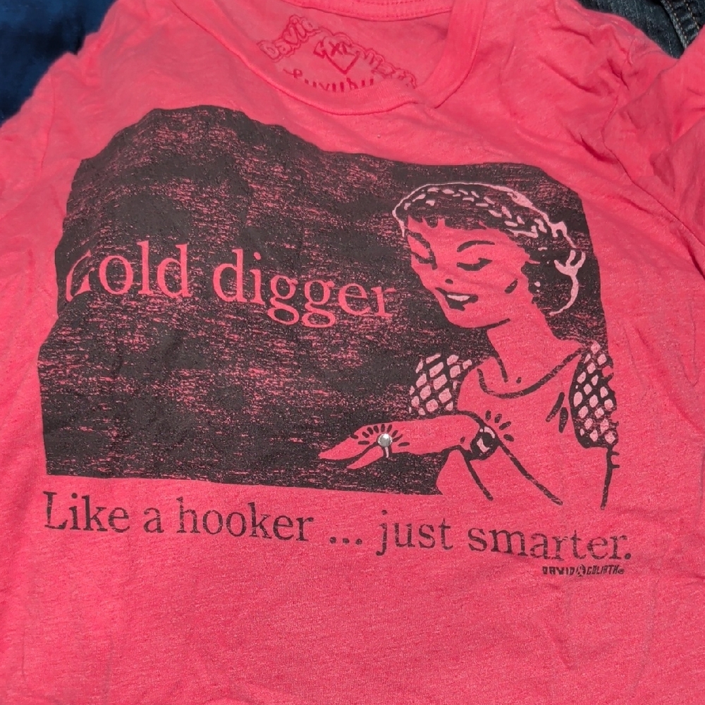 David & Goliath Coral Graphic Tee